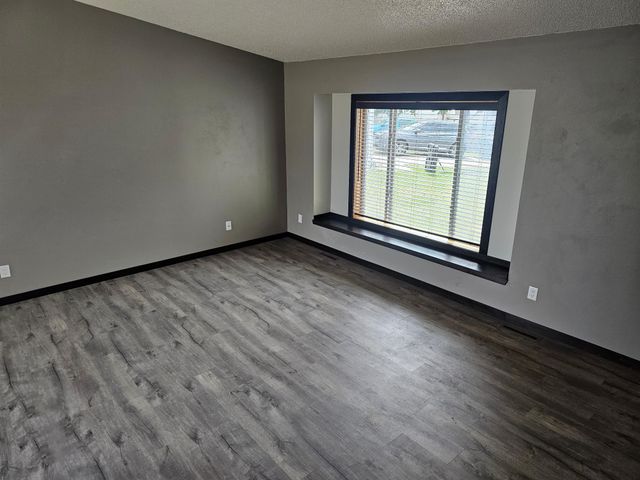 3616 Village Green Lane, Moorhead, MN 56560