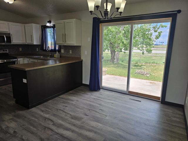 3616 Village Green Lane, Moorhead, MN 56560