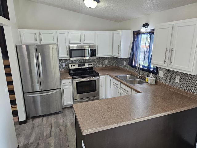 3616 Village Green Lane, Moorhead, MN 56560