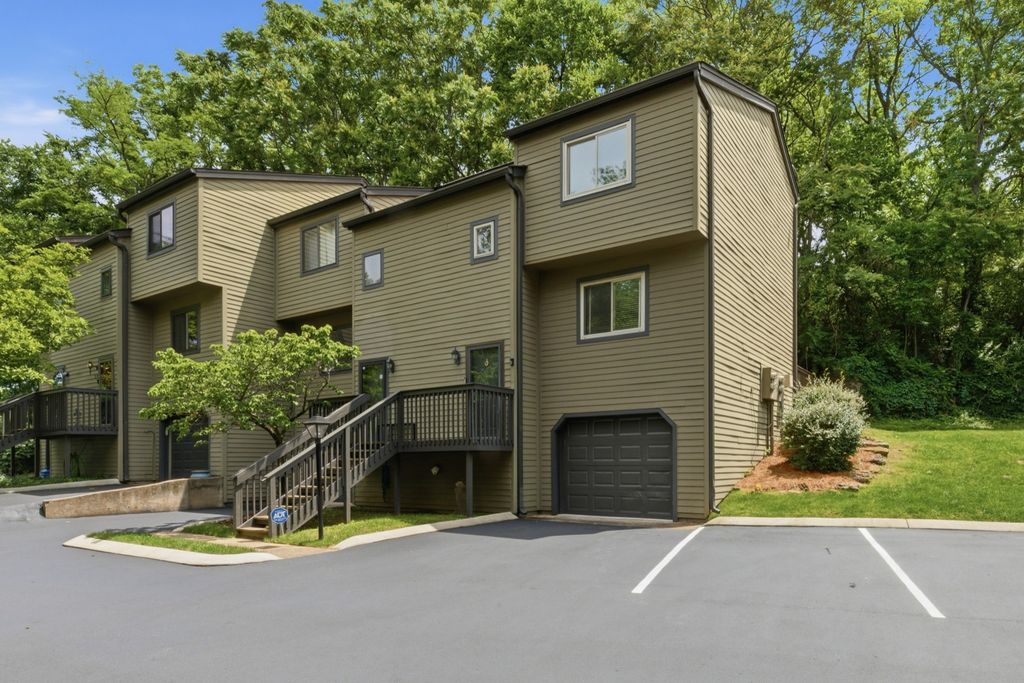 256 Summit Ridge Drive, Nashville, TN 37215