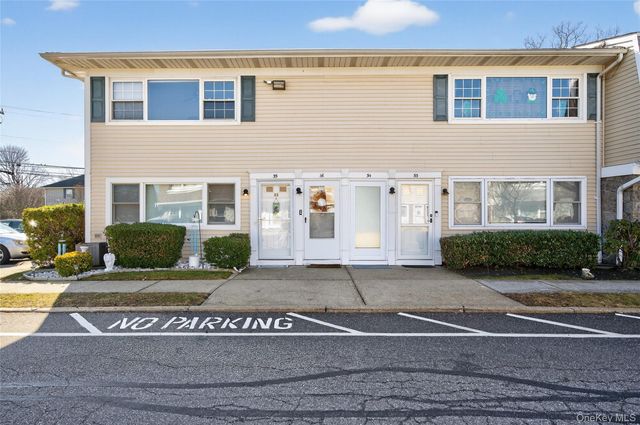 1 Atlantic Avenue Apt 35, Farmingdale, NY 11735