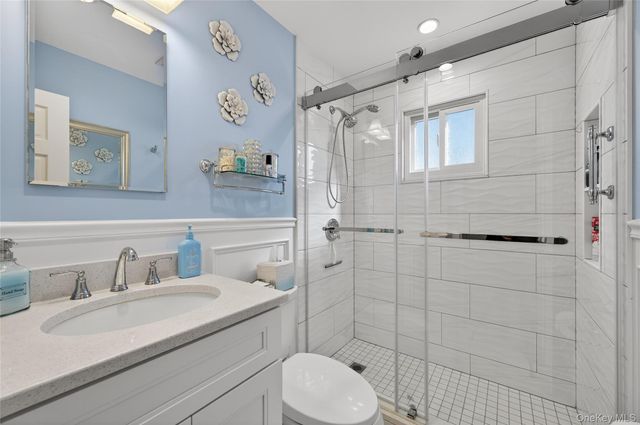 1 Atlantic Avenue Apt 35, Farmingdale, NY 11735