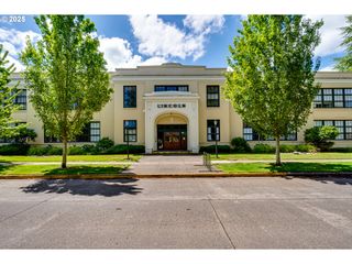 650 W 12TH Ave 216, Eugene, OR 97402