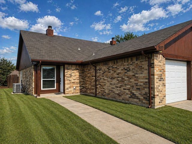 517 Signal Hill Court S 517, Fort Worth, TX 76112