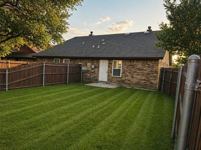 517 Signal Hill Court S 517, Fort Worth, TX 76112