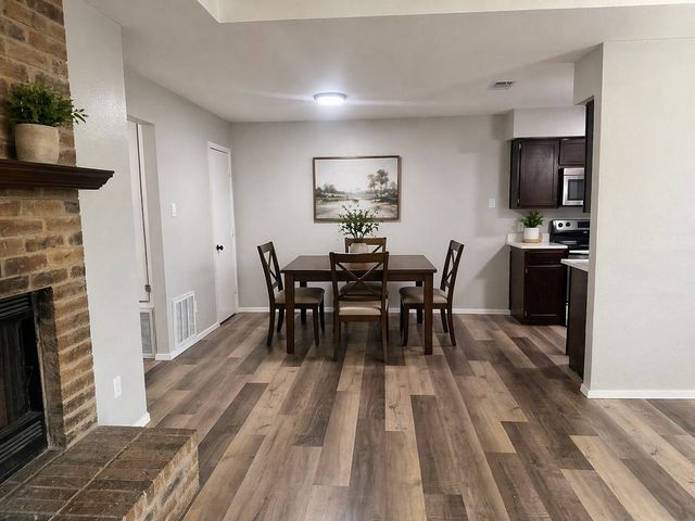 517 Signal Hill Court S 517, Fort Worth, TX 76112