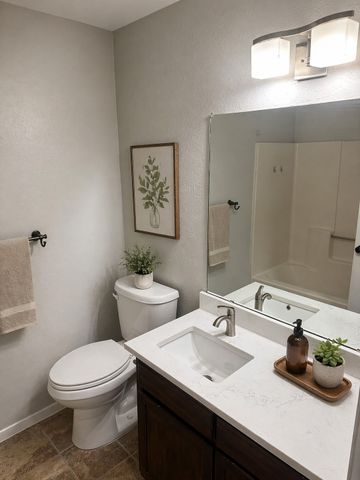 517 Signal Hill Court S 517, Fort Worth, TX 76112