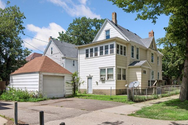958 26th Avenue NE, Minneapolis, MN 55418