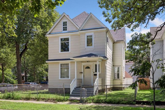 958 26th Avenue NE, Minneapolis, MN 55418