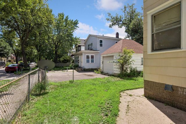958 26th Avenue NE, Minneapolis, MN 55418