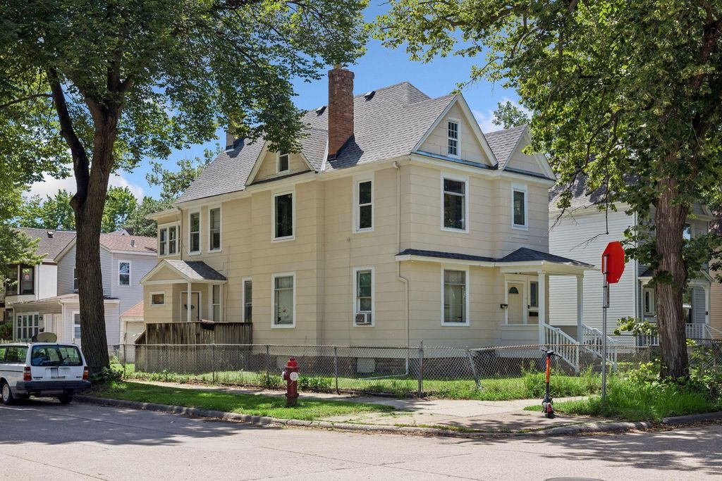 958 26th Avenue NE, Minneapolis, MN 55418