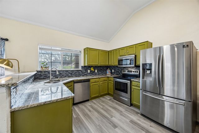 702 Cresent Drive, Desoto, TX 75115