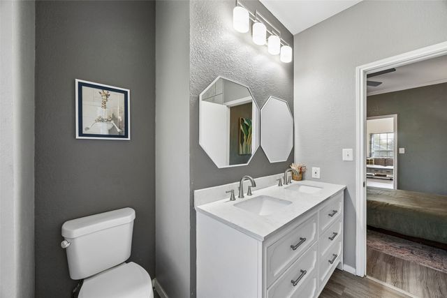 702 Cresent Drive, Desoto, TX 75115