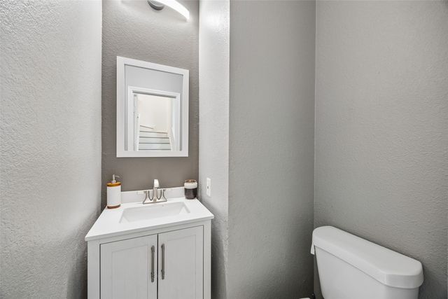 702 Cresent Drive, Desoto, TX 75115