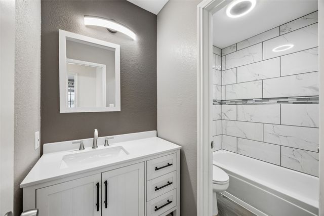 702 Cresent Drive, Desoto, TX 75115