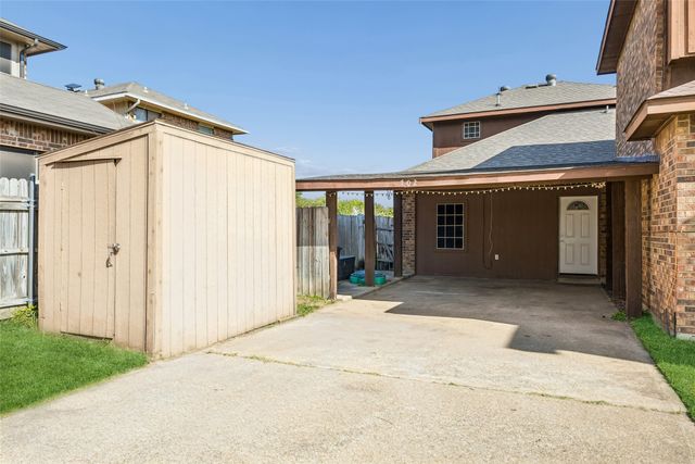 702 Cresent Drive, Desoto, TX 75115