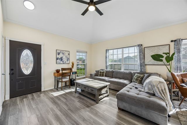 702 Cresent Drive, Desoto, TX 75115