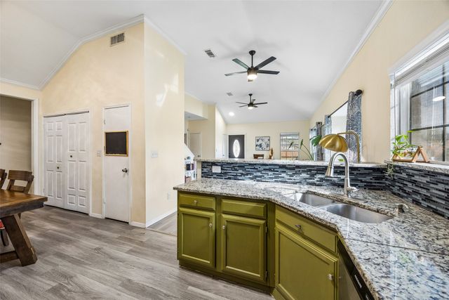 702 Cresent Drive, Desoto, TX 75115