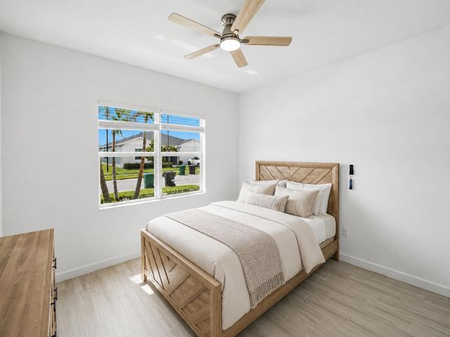 13901 SE Riversway Street, Port St. Lucie, FL 34984