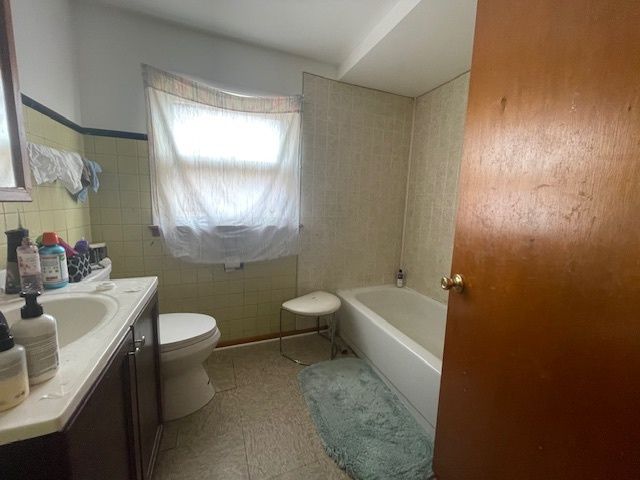 10809 S Sangamon Street, Chicago, IL 60643