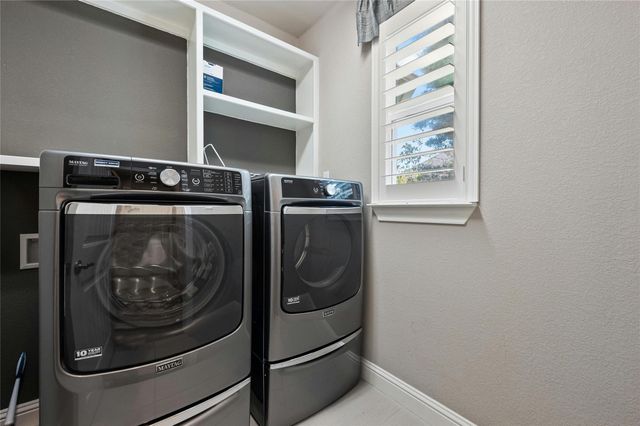 8501 High Summit LN, Austin, TX 78737