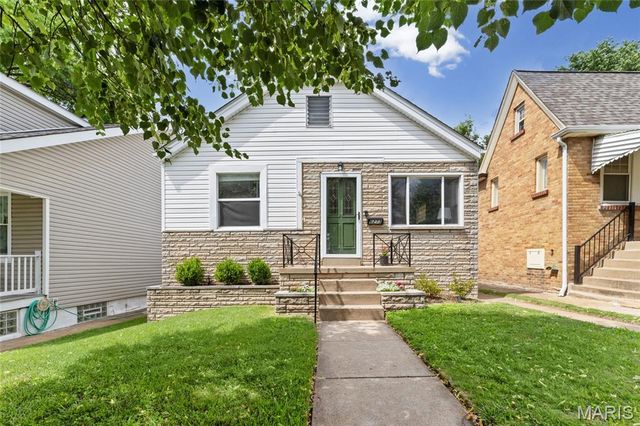 6273 Hoffman Avenue, St Louis, MO 63139