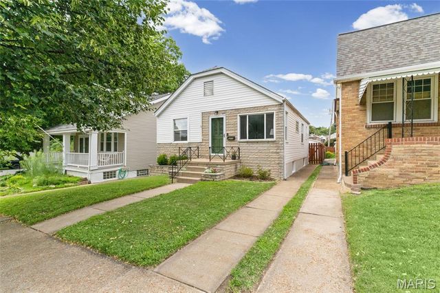 6273 Hoffman Avenue, St Louis, MO 63139