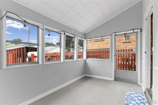 6273 Hoffman Avenue, St Louis, MO 63139