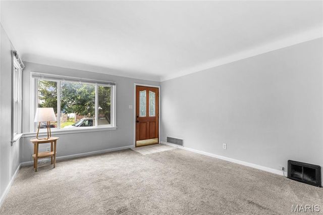 6273 Hoffman Avenue, St Louis, MO 63139