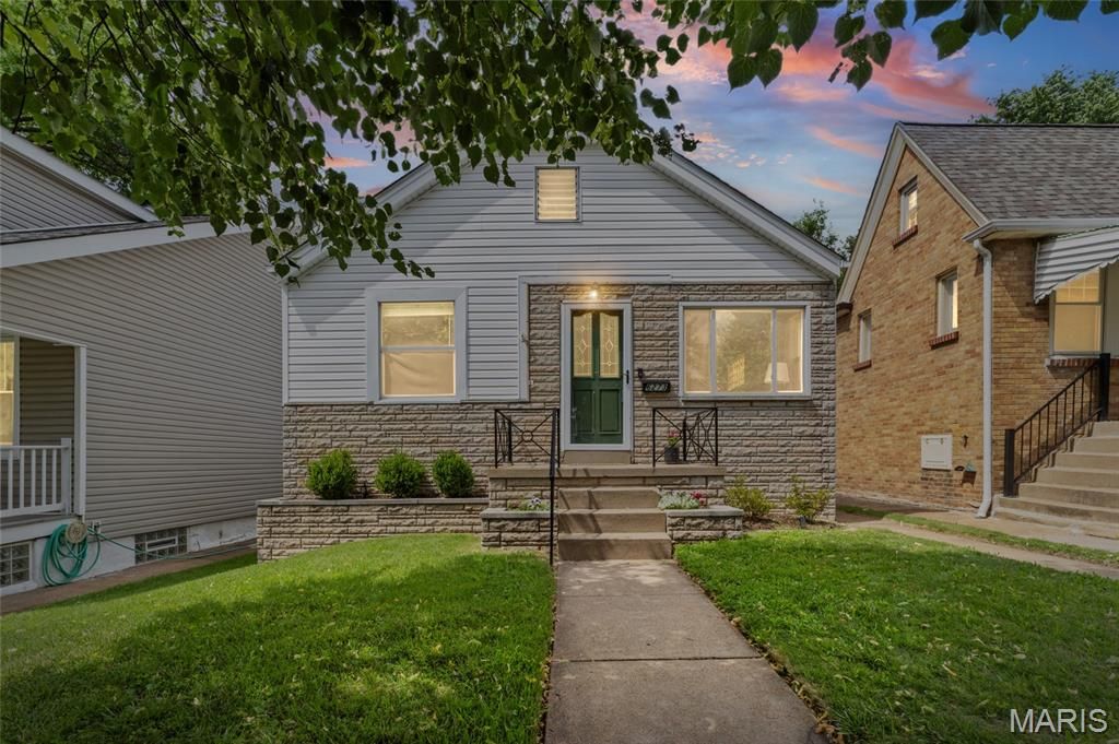 6273 Hoffman Avenue, St Louis, MO 63139
