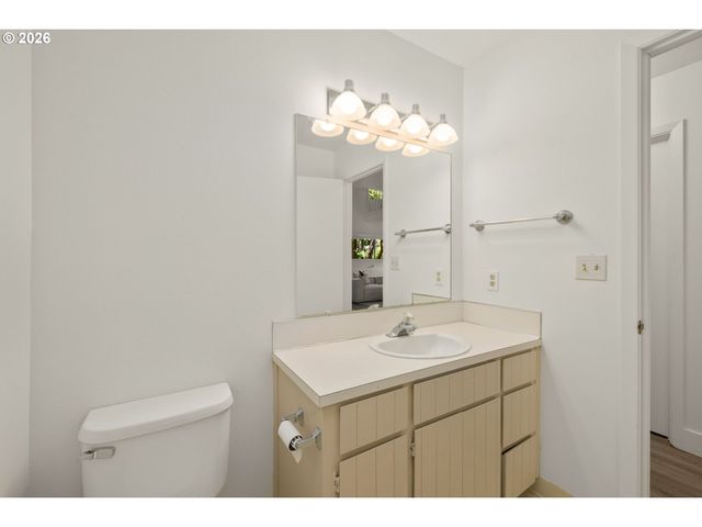 1810 Sw PARKWOOD Dr, Portland, OR 97225