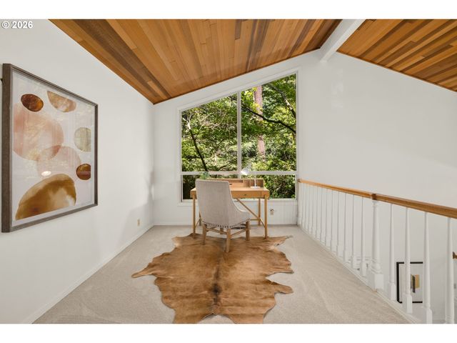 1810 Sw PARKWOOD Dr, Portland, OR 97225