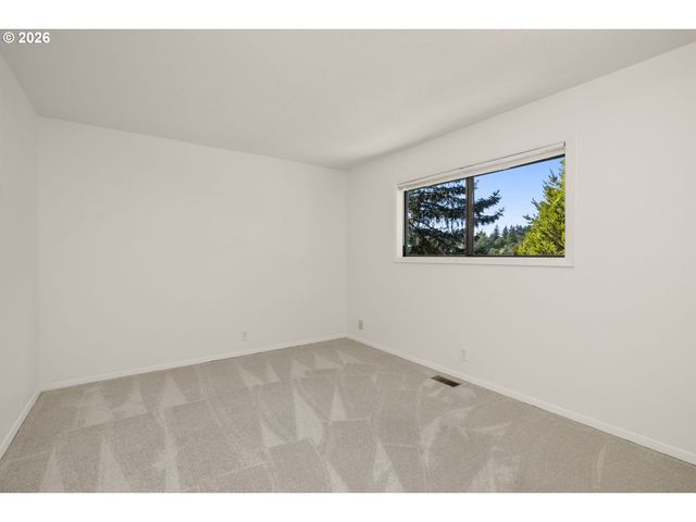 1810 Sw PARKWOOD Dr, Portland, OR 97225
