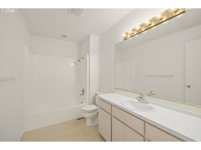 1810 Sw PARKWOOD Dr, Portland, OR 97225