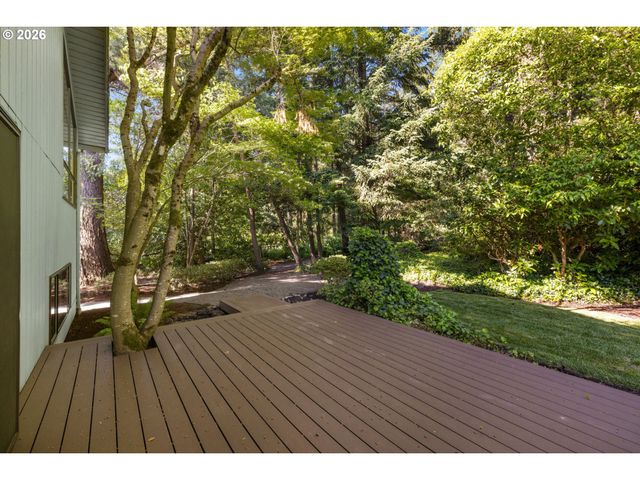 1810 Sw PARKWOOD Dr, Portland, OR 97225