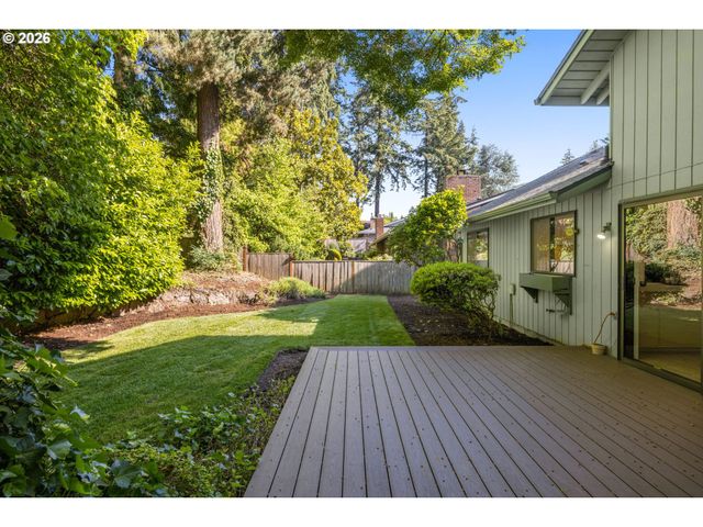 1810 Sw PARKWOOD Dr, Portland, OR 97225