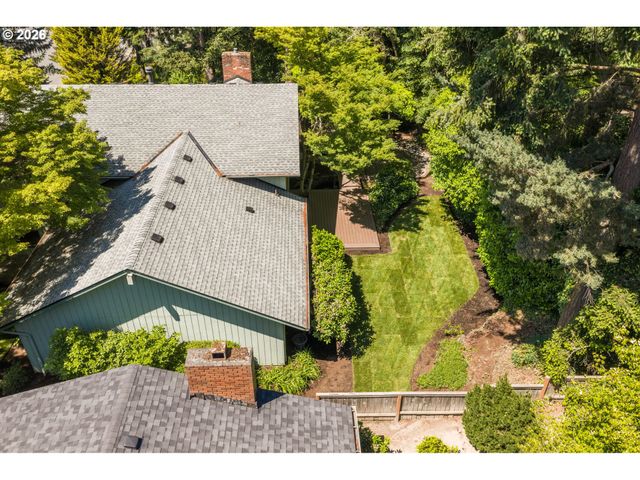 1810 Sw PARKWOOD Dr, Portland, OR 97225