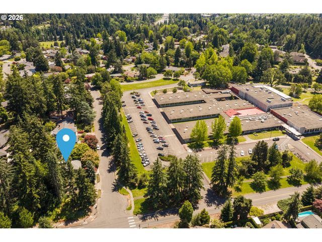 1810 Sw PARKWOOD Dr, Portland, OR 97225