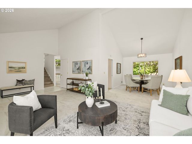1810 Sw PARKWOOD Dr, Portland, OR 97225