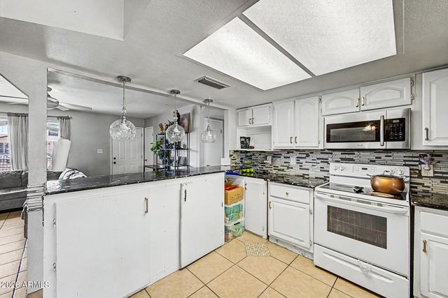 8730 W EARLL Drive, Phoenix, AZ 85037