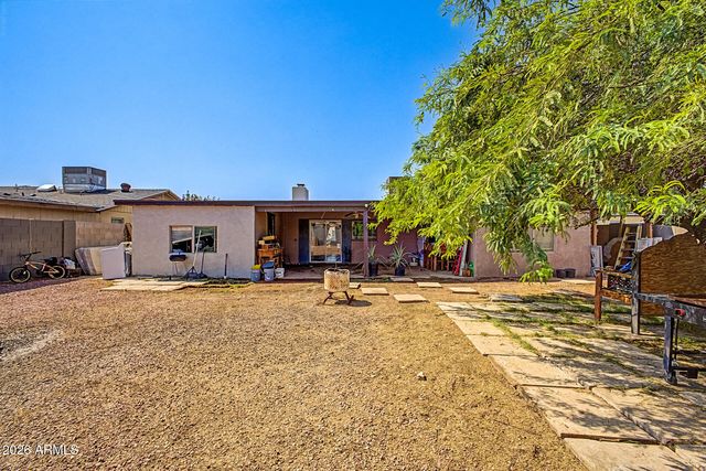 8730 W EARLL Drive, Phoenix, AZ 85037