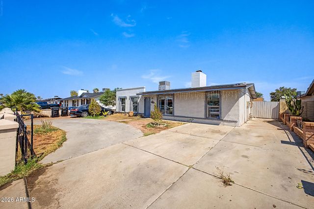 8730 W EARLL Drive, Phoenix, AZ 85037