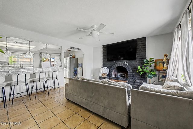 8730 W EARLL Drive, Phoenix, AZ 85037