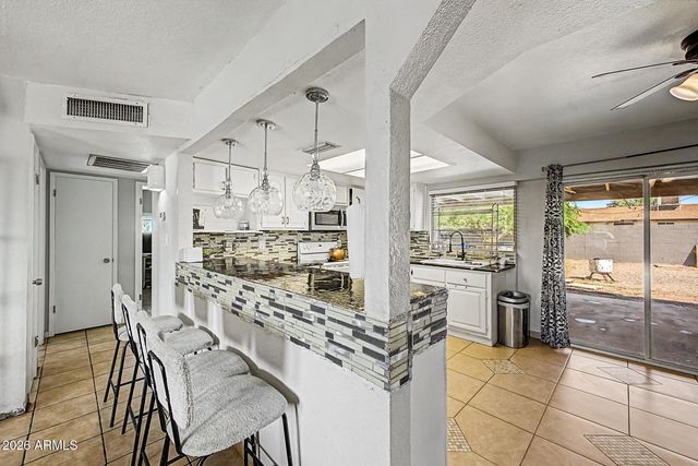 8730 W EARLL Drive, Phoenix, AZ 85037