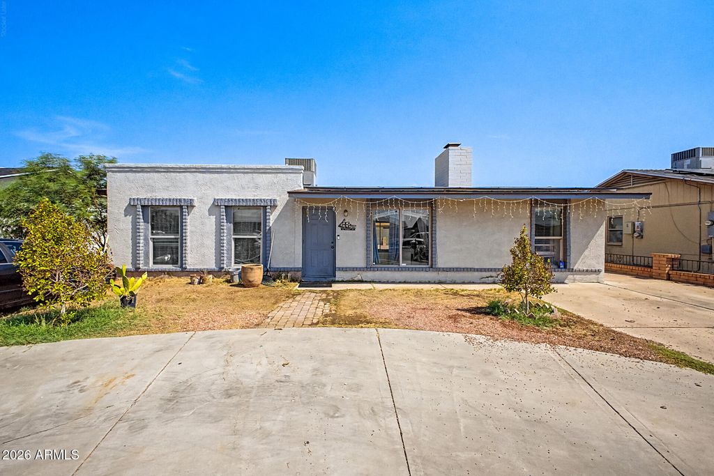 8730 W EARLL Drive, Phoenix, AZ 85037