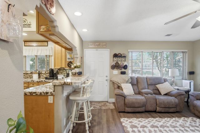 1087 E A St, Oakdale, CA 95361