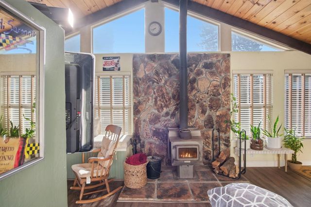 1087 E A St, Oakdale, CA 95361