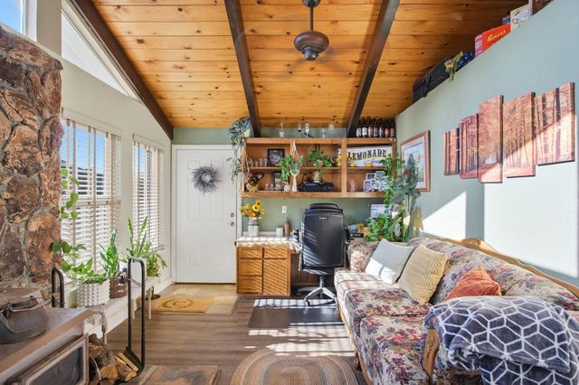 1087 E A St, Oakdale, CA 95361