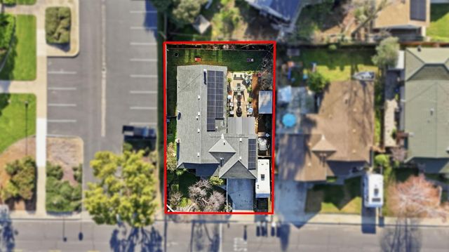 1087 E A St, Oakdale, CA 95361