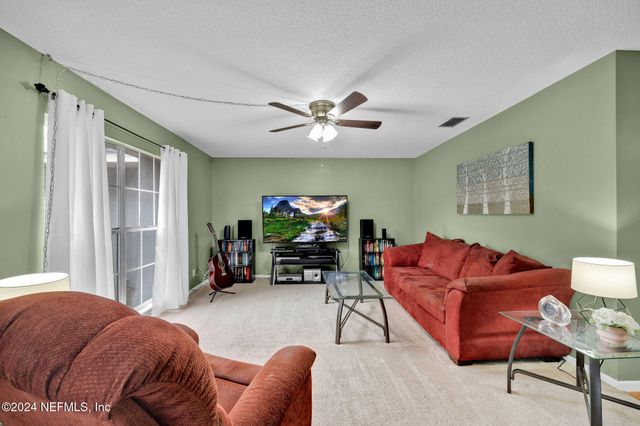 1 FARRINGTON Lane, Palm Coast, FL 32137